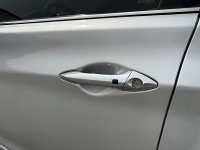 2013年1月 現(xiàn)代 朗動 1.6L 自動尊貴型圖片