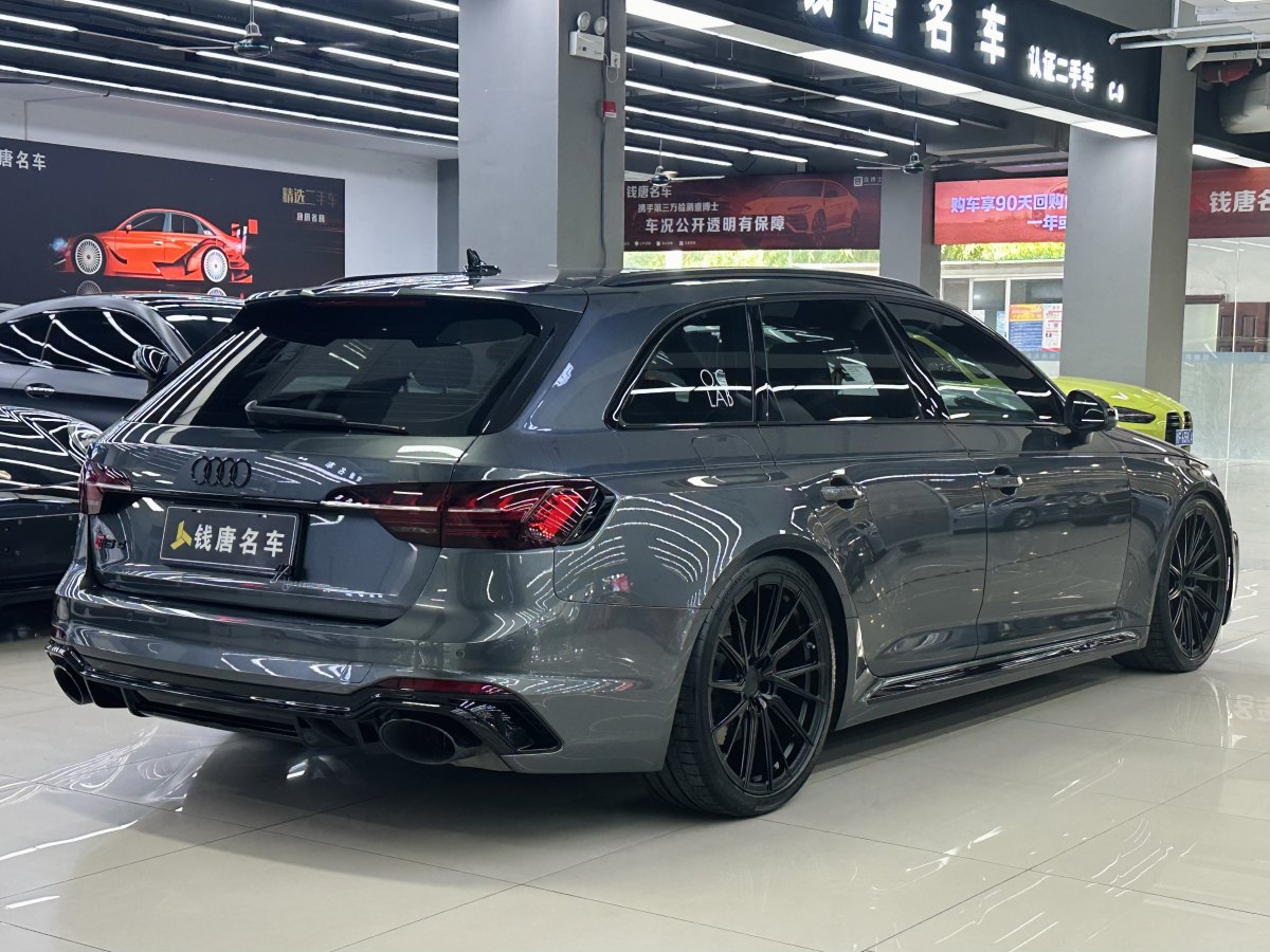 2022年8月奧迪 奧迪RS 4  2023款 RS4 Avant 暗金版