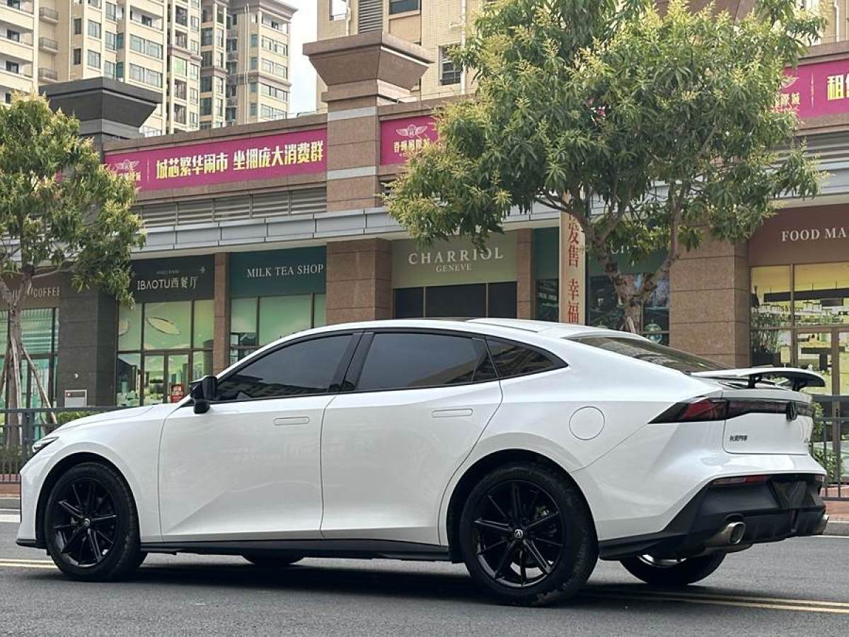 長(zhǎng)安 長(zhǎng)安UNI-V  2022款 1.5T 尊貴型圖片