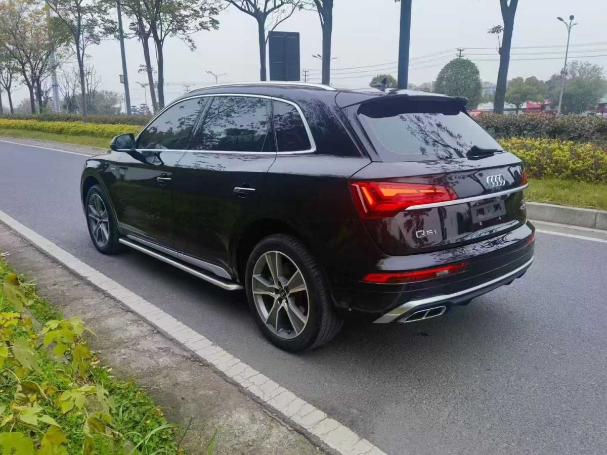 奧迪 奧迪Q5 e-tron  2022款 40 e-tron 星耀型 機甲套裝圖片