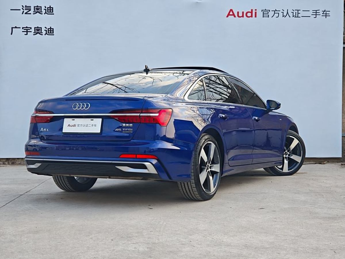 奧迪 奧迪A6L  2023款 改款 45 TFSI quattro 臻選動(dòng)感型圖片