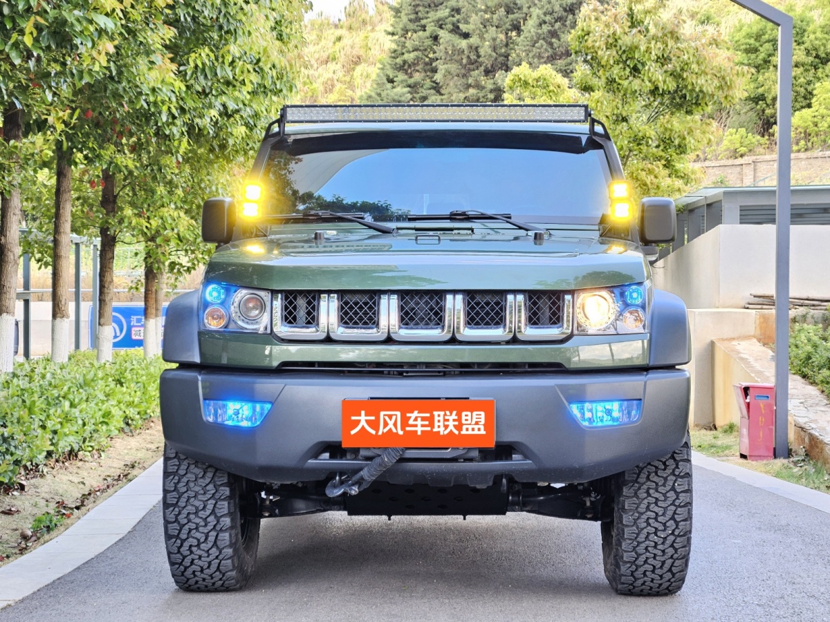 北京 BJ40  2018款 40L 2.0T 手動柴油四驅(qū)尊貴版圖片