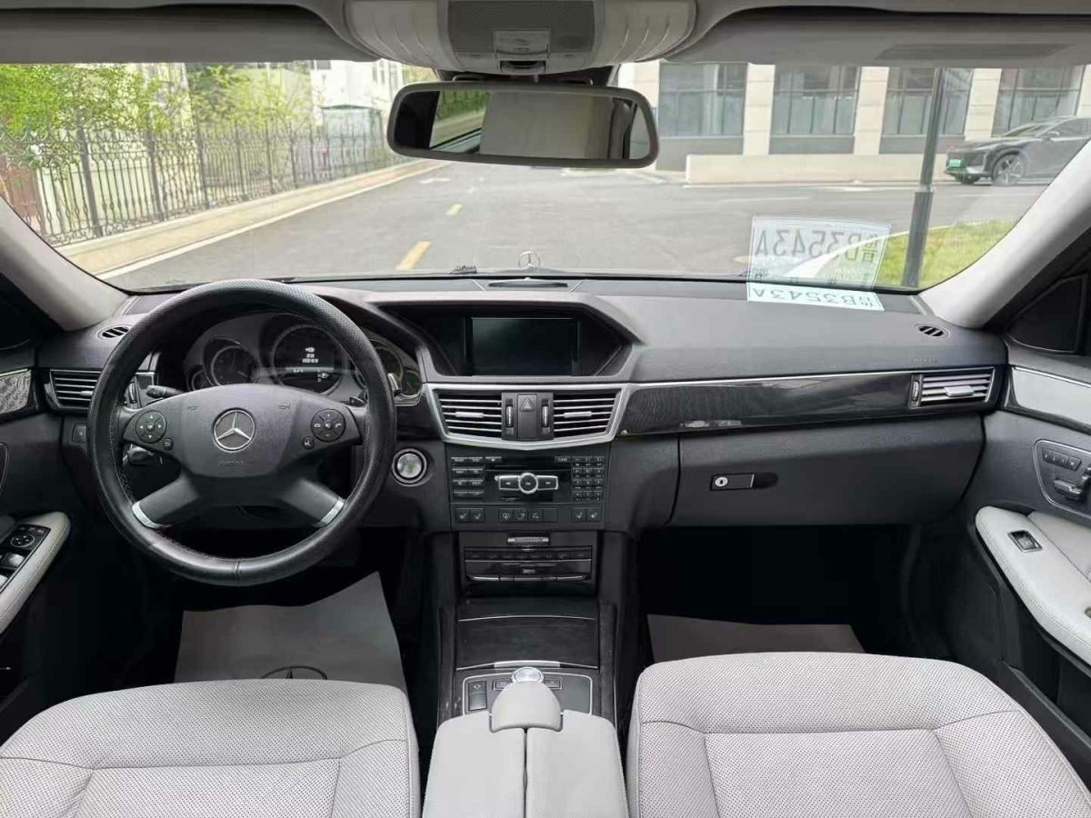 奔馳 奔馳E級(jí)  2013款 E 260 L CGI優(yōu)雅型圖片