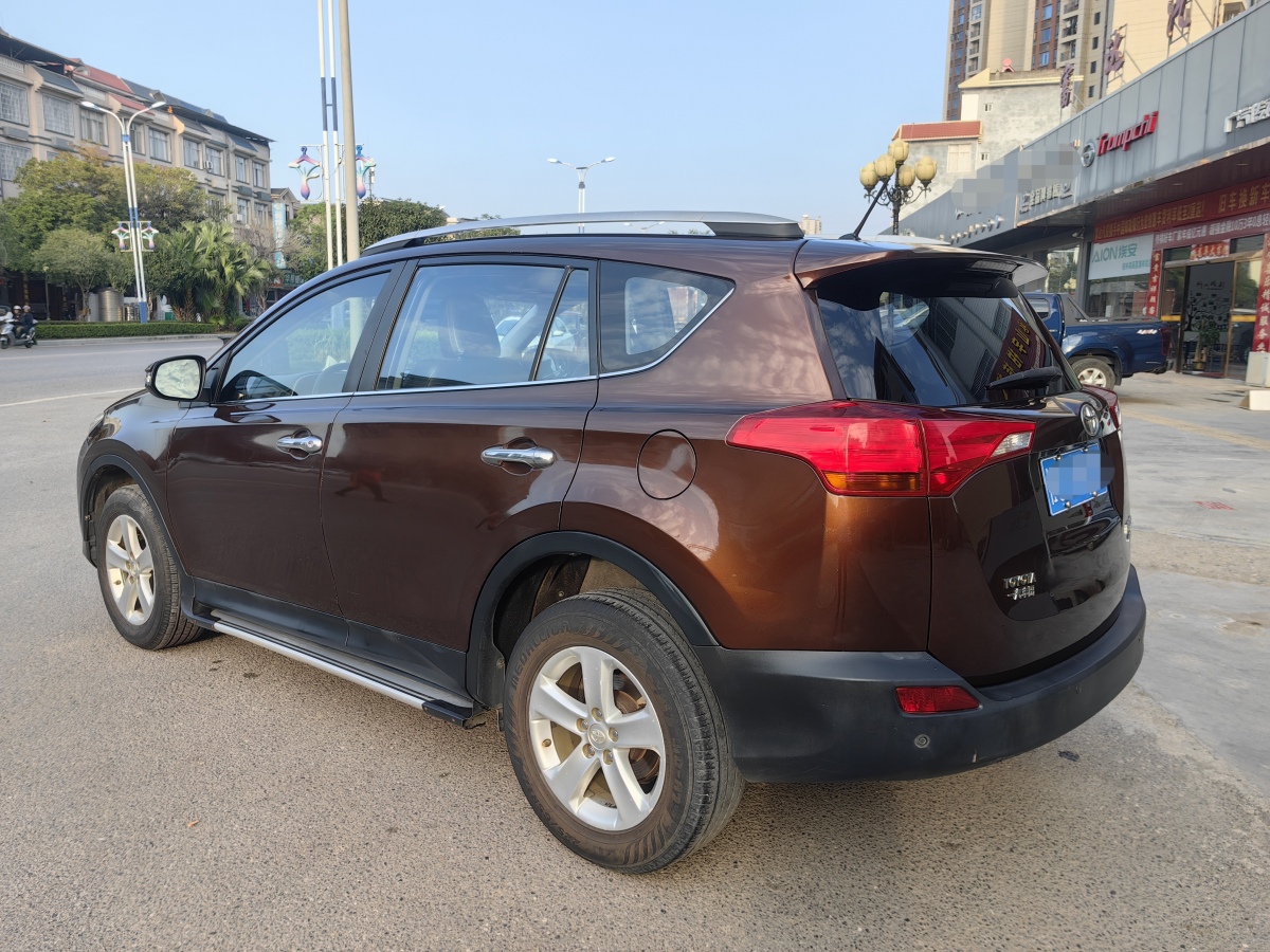 豐田 RAV4  2018款 榮放 2.0L CVT四驅(qū)新銳版圖片