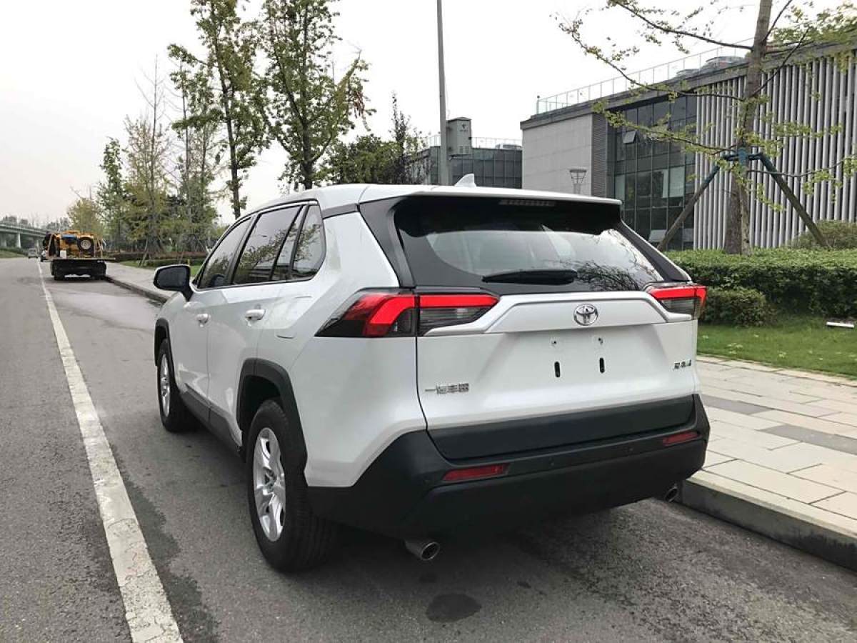 豐田 RAV4榮放  2022款 2.0L CVT兩驅(qū)都市版圖片