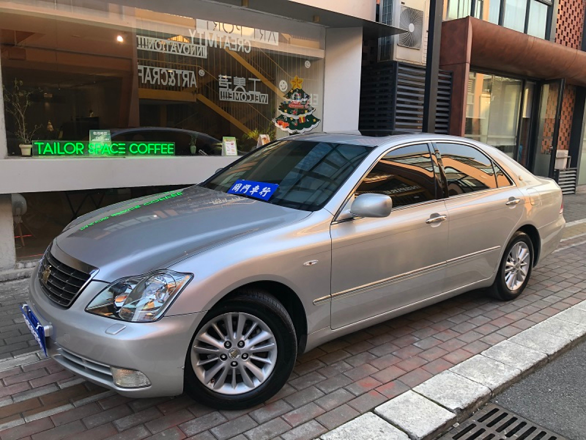 2008年11月豐田 皇冠  2009款 2.5L Royal特別導(dǎo)航版