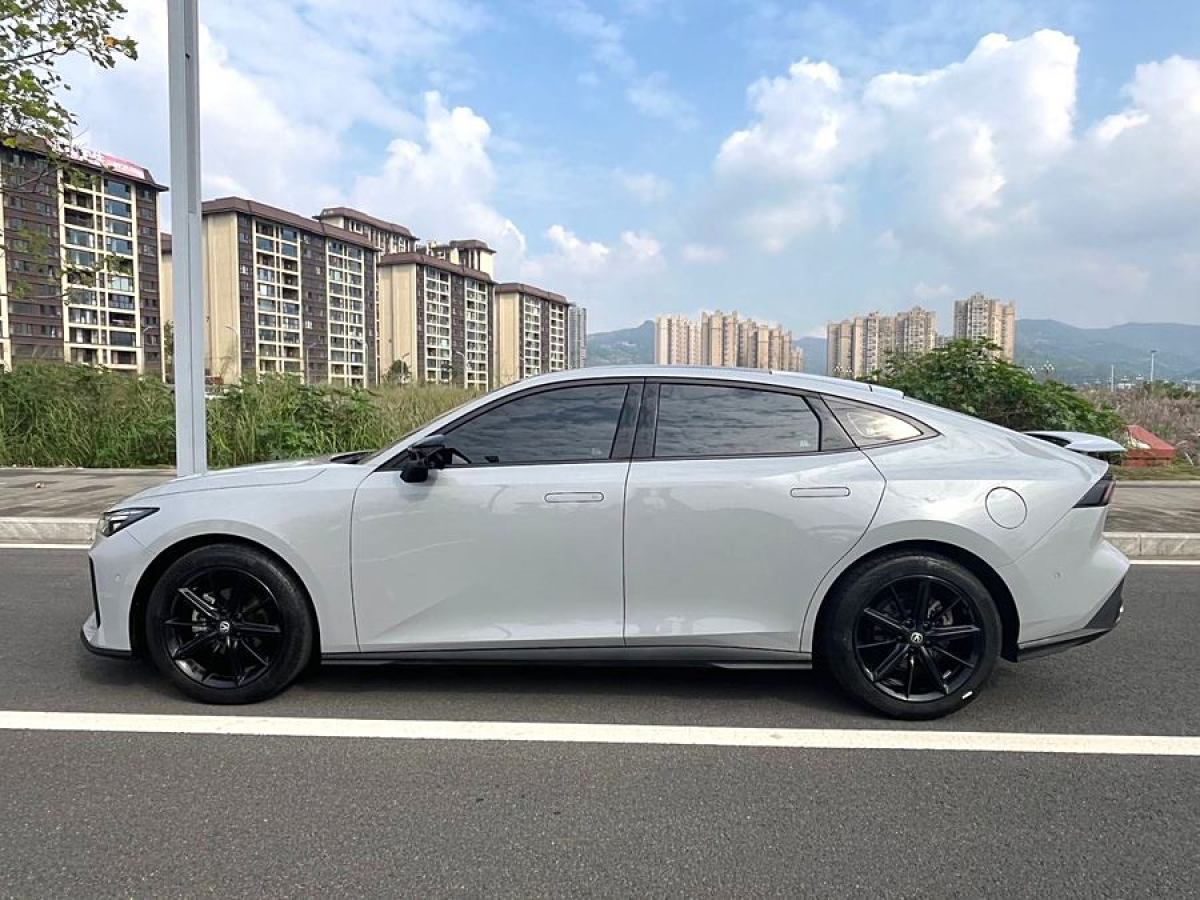 長安 長安UNI-V  2022款 1.5T 智慧領(lǐng)航型圖片