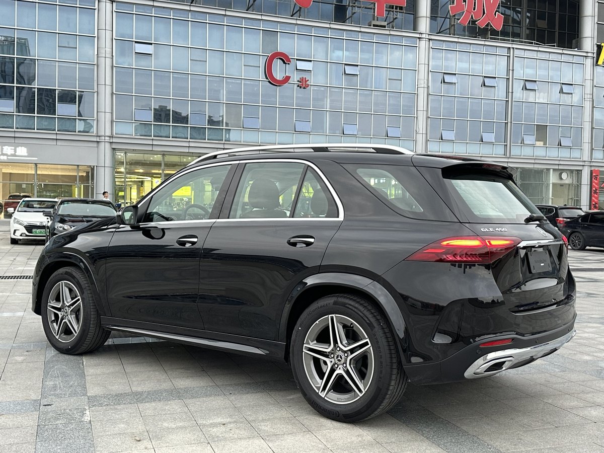 奔馳 奔馳GLE  2023款 GLE 450 4MATIC 時(shí)尚型圖片