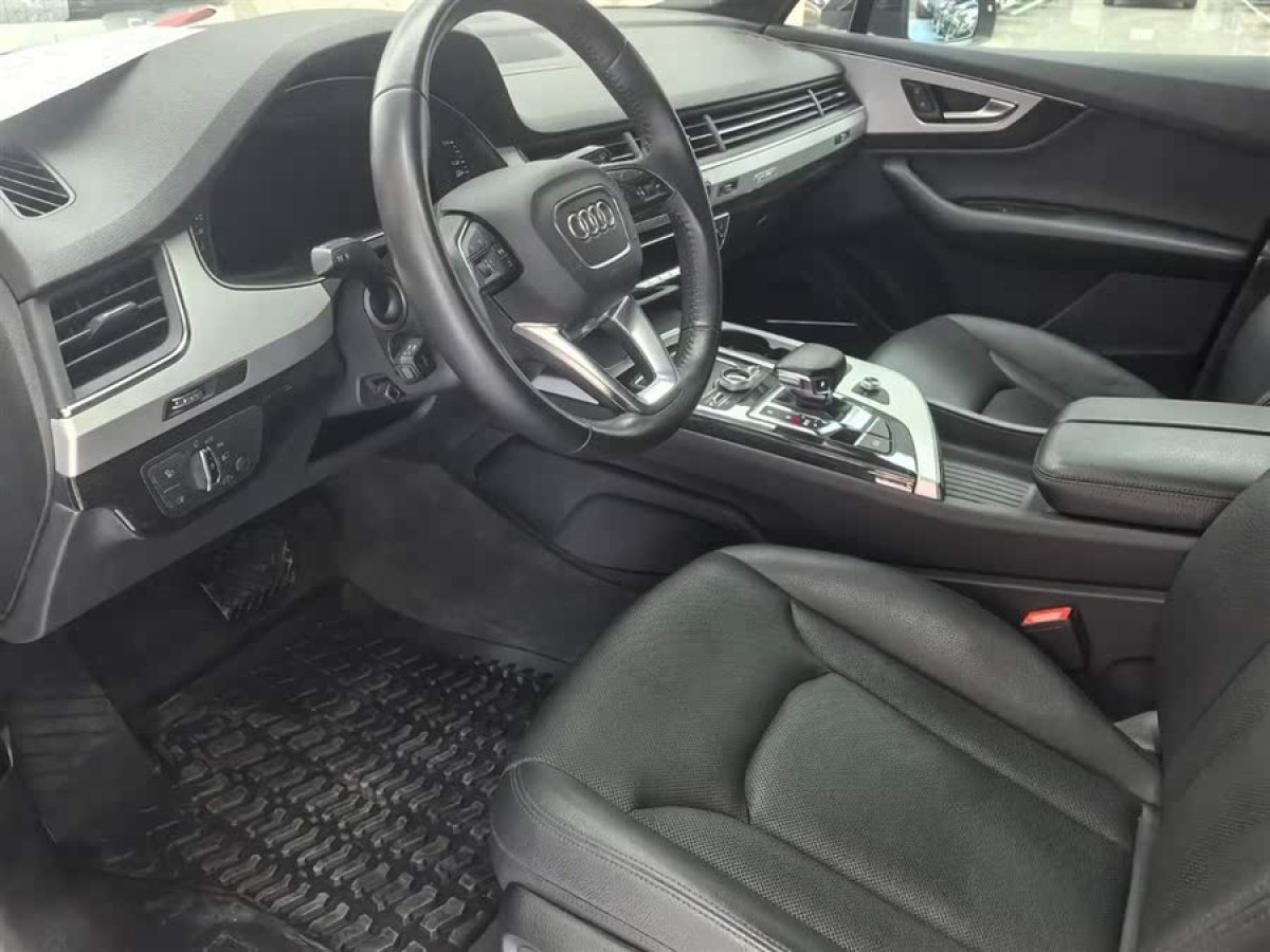 奧迪 奧迪Q7  2018款 45 TFSI S line運(yùn)動(dòng)型圖片