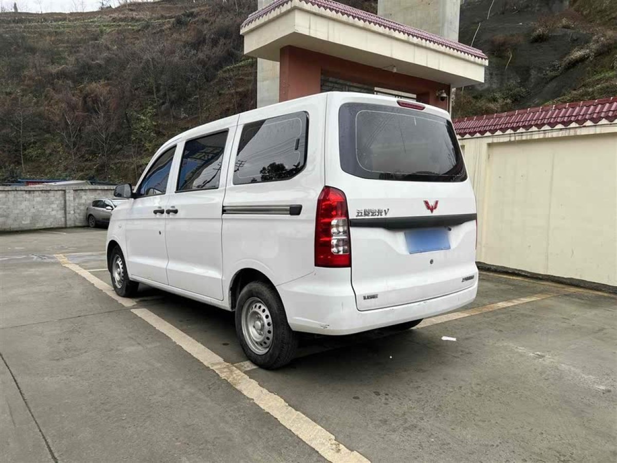 五菱 五菱宏光V  2021款 1.5L勁取版LAR圖片