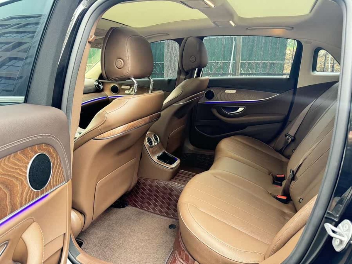 奔馳 奔馳E級  2023款 改款 E 300 L 時(shí)尚型圖片