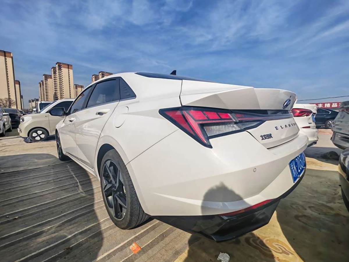 現(xiàn)代 伊蘭特  2023款 1.5L CVT LUX尊貴版圖片