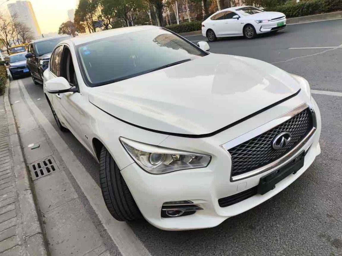 英菲尼迪 Q50L  2015款 2.0T 舒適版圖片