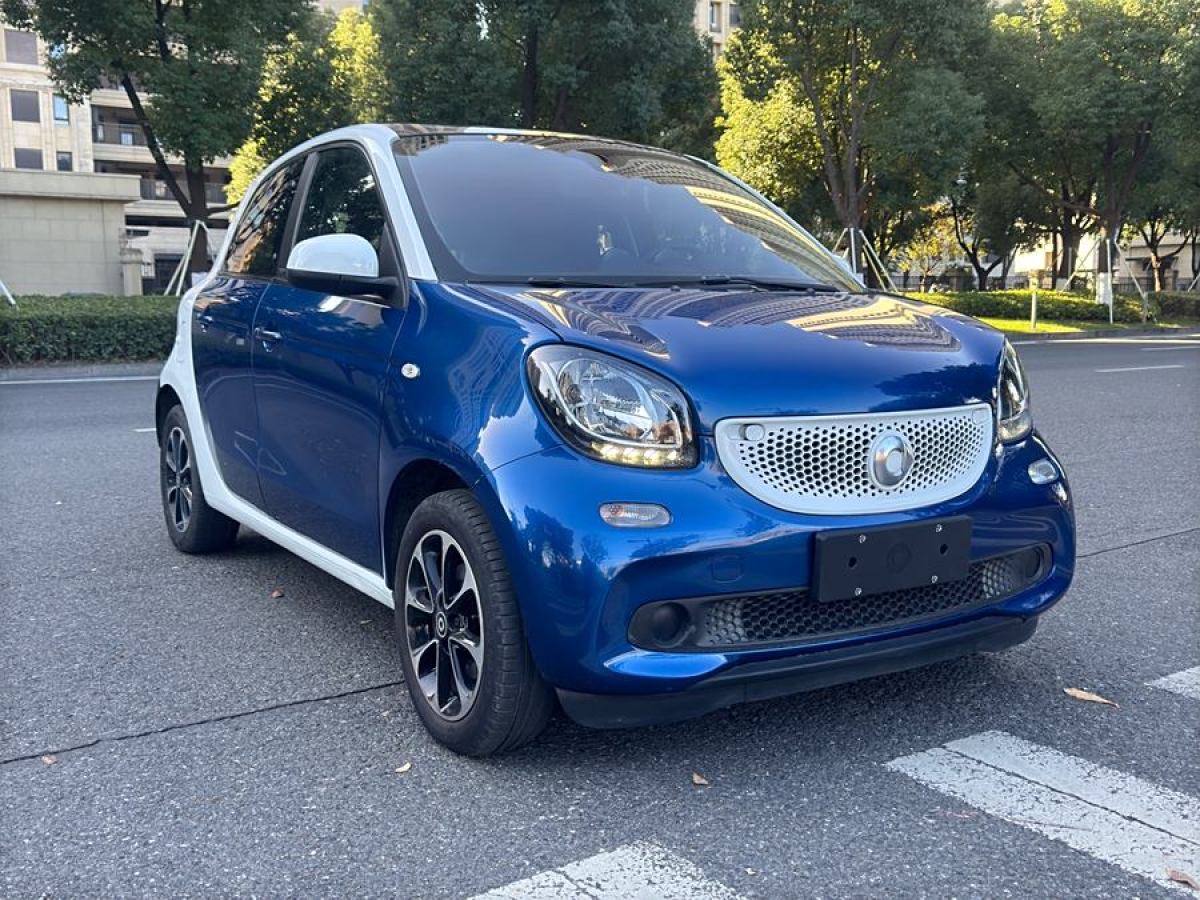 smart forfour  2016款 1.0L 52千瓦激情版圖片