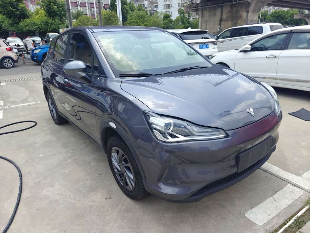 哪吒 哪吒V  2021款 標準續(xù)航版圖片