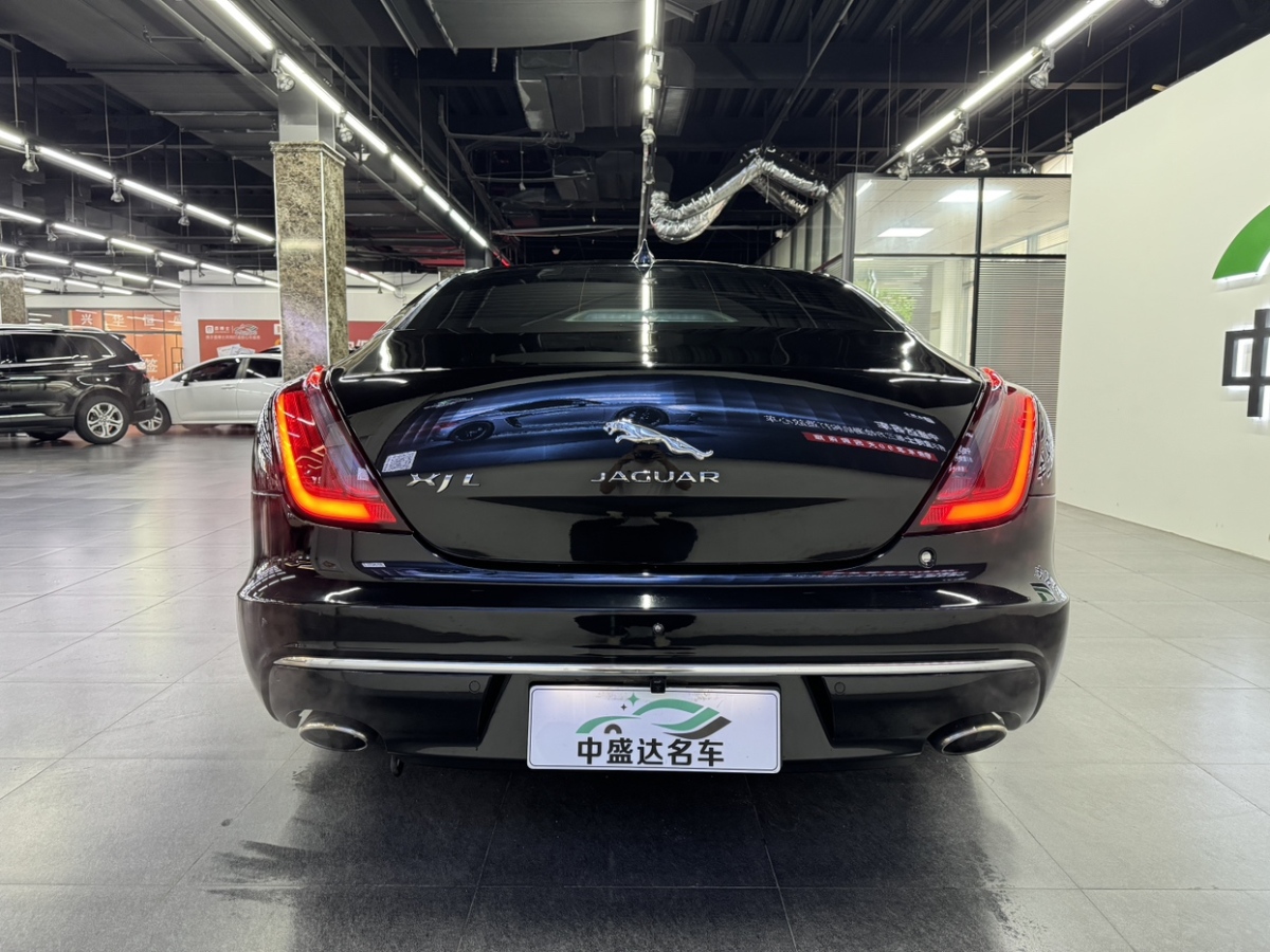 2016年07月捷豹 XJ  2016款 XJL 2.0T 兩驅(qū)典雅商務(wù)版