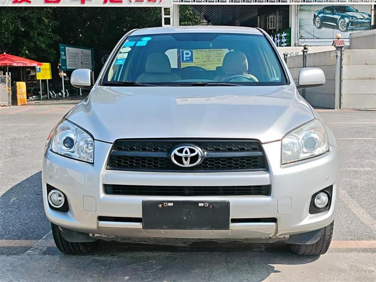 2013年5月豐田 RAV4榮放  2011款 2.0L 自動(dòng)經(jīng)典版