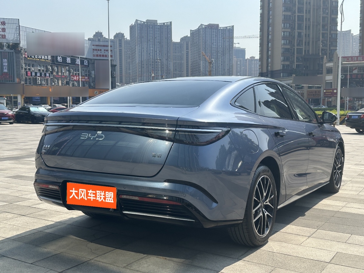 比亞迪 海豹  2023款 DM-i 1.5L 121km 尊貴型圖片