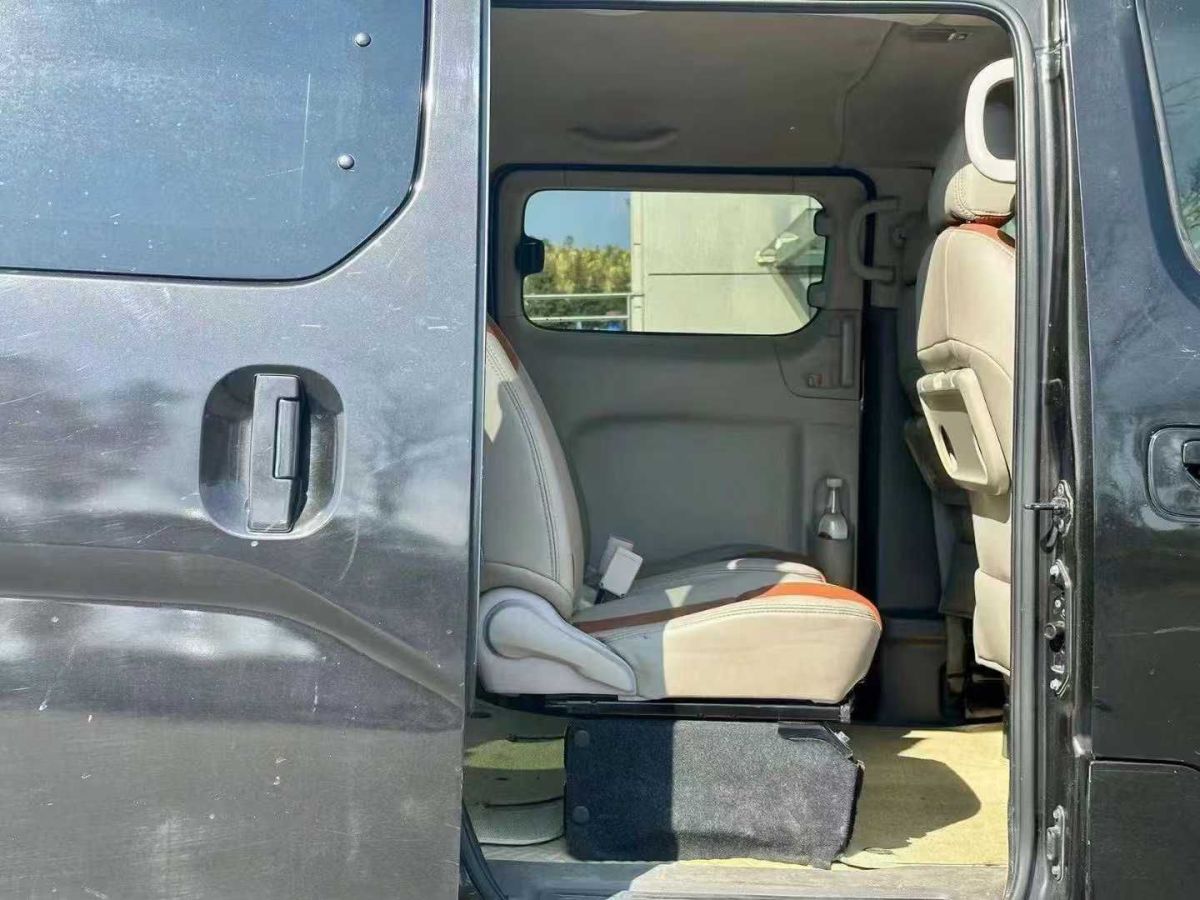 日產(chǎn) NV200  2014款 1.6L CVT尊享型 國IV圖片