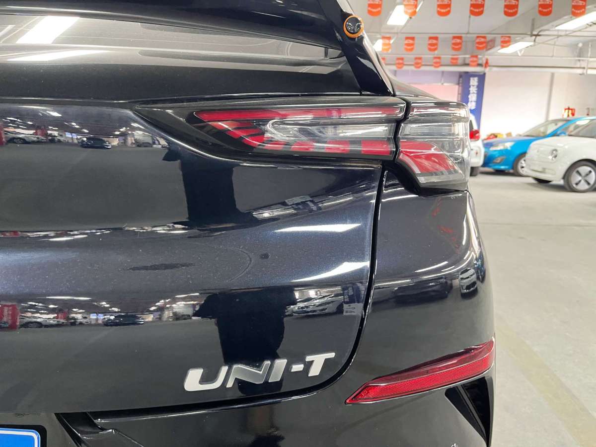 長(zhǎng)安 UNI-T  2023款 1.5T 卓越型圖片