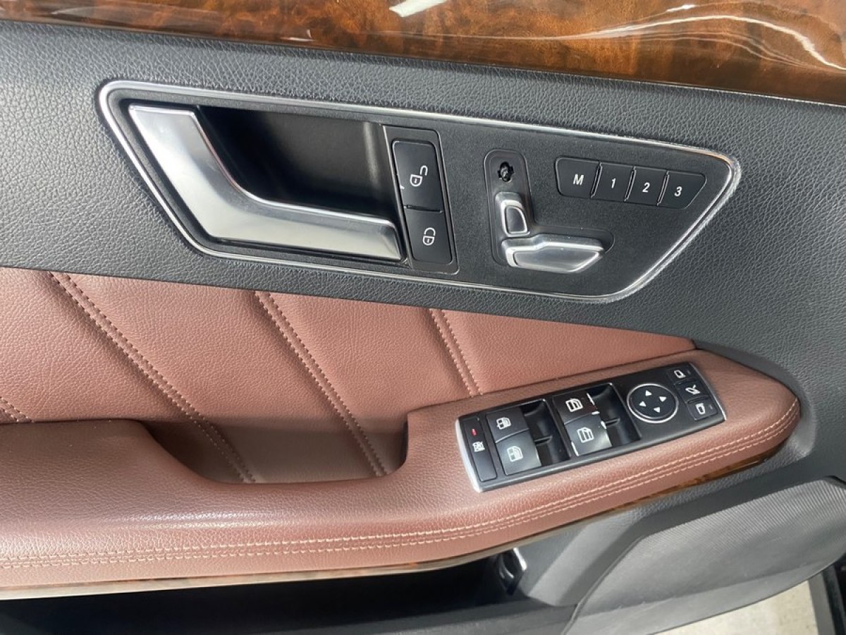 奔驰 奔驰E级  2015款 E 320 L 豪华型 4MATIC图片