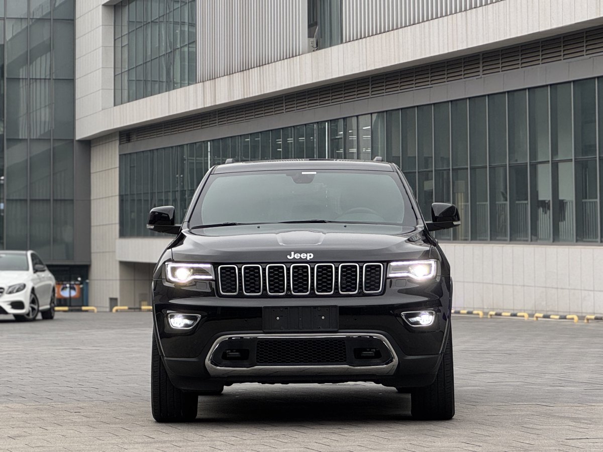 Jeep 大切諾基  2021款 3.0L 80周年紀念版圖片