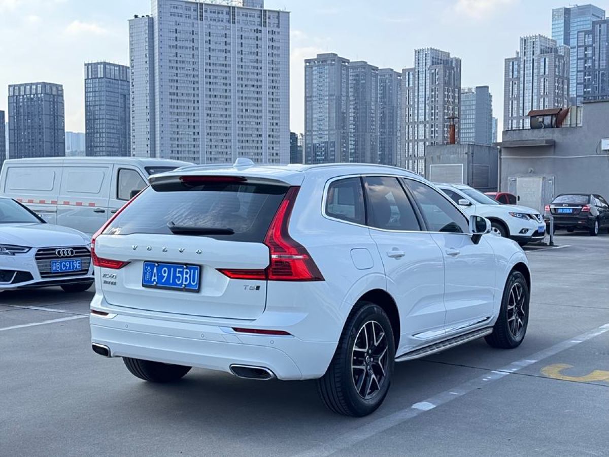 沃爾沃 XC60  2021款 T5 四驅(qū)智逸豪華版圖片