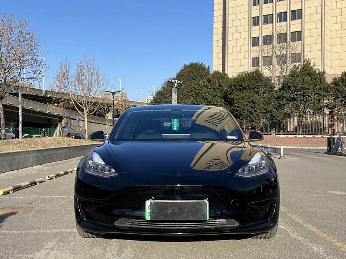 特斯拉 Model 3  2020款 改款 標(biāo)準(zhǔn)續(xù)航后驅(qū)升級(jí)版圖片