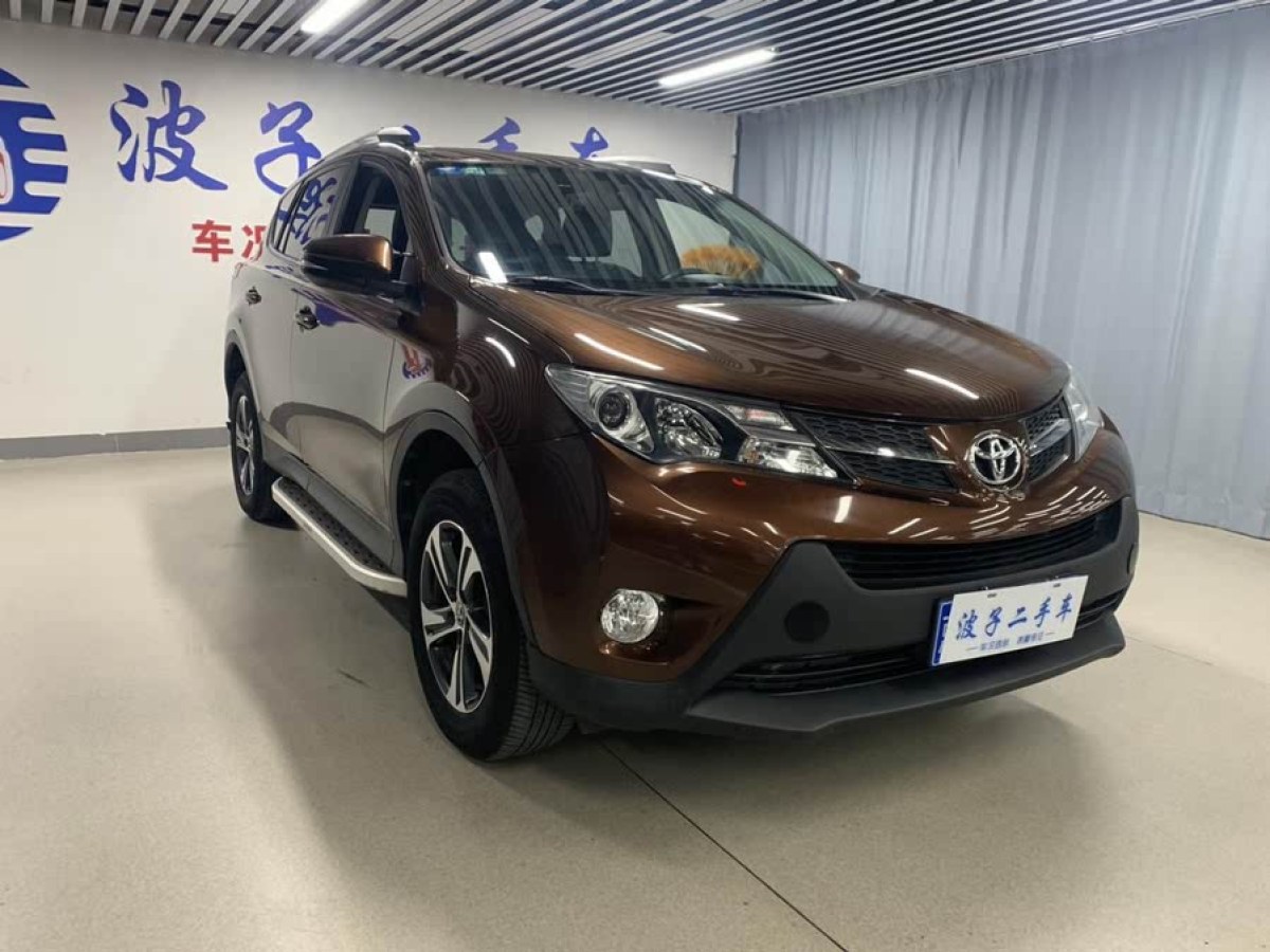 豐田 RAV4榮放  2015款 2.0L CVT兩驅(qū)風(fēng)尚版圖片