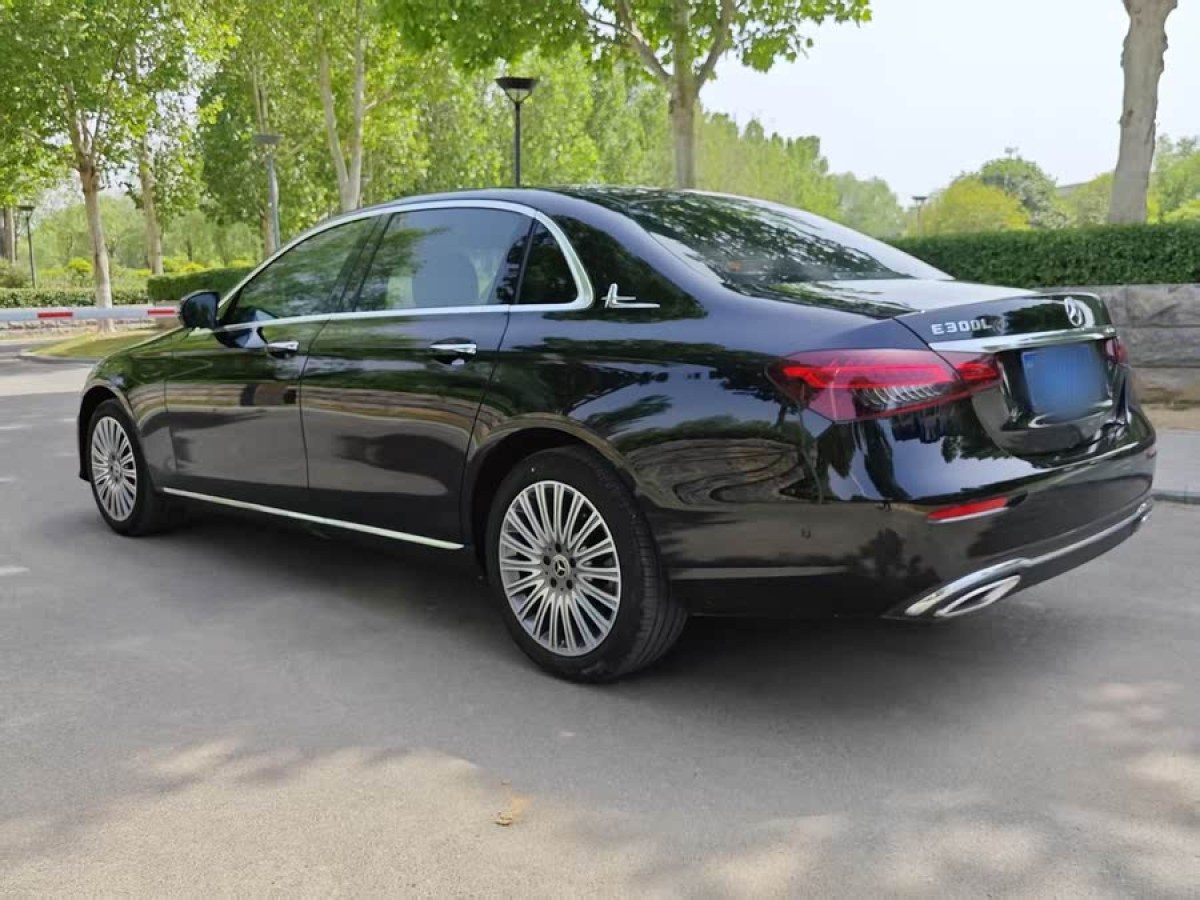 奔馳 奔馳E級(jí)  2022款 改款 E 300 L 豪華型圖片