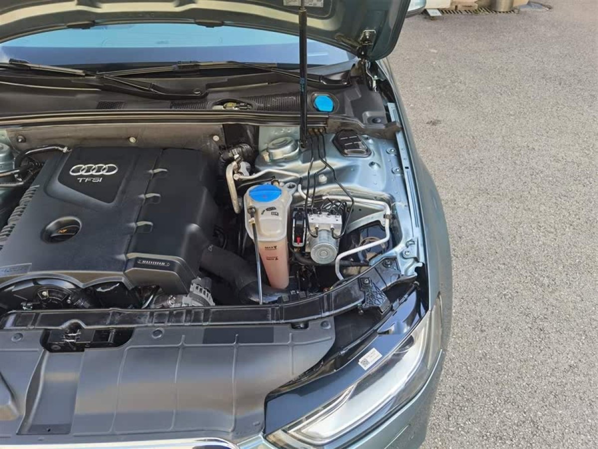 奧迪 奧迪A4L  2013款 35 TFSI 自動標準型圖片