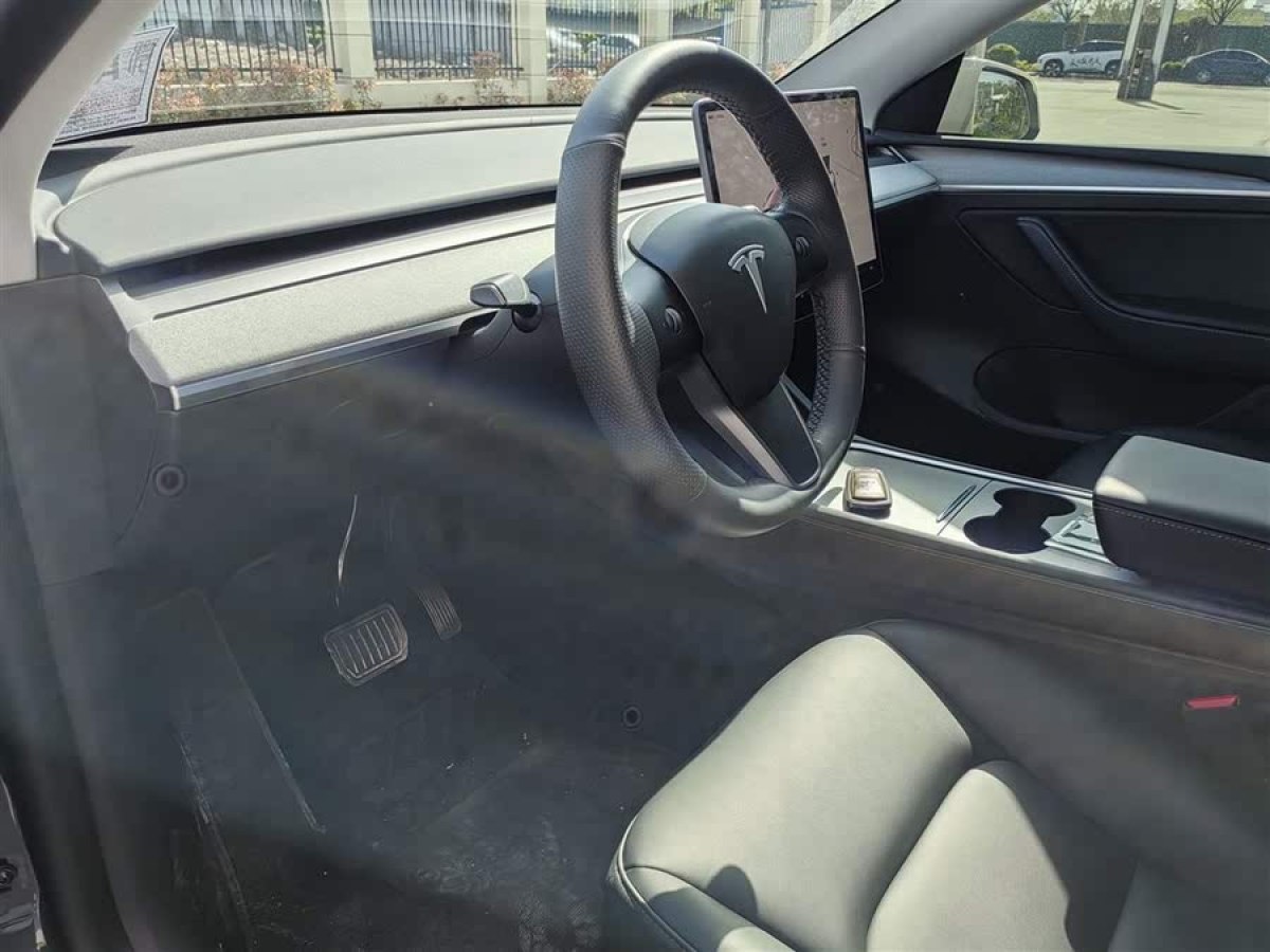 特斯拉 Model Y  2024款 后輪驅(qū)動版圖片