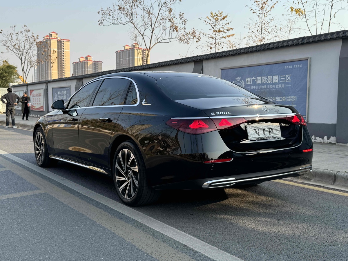 奔馳 奔馳E級(jí)  2024款 E 300 L 豪華型圖片