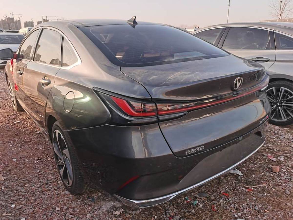 長(zhǎng)安 銳程CC  2022款 藍(lán)鯨版 1.5T DCT尊貴型圖片