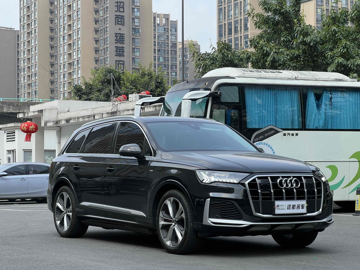 2024年4月奧迪 奧迪Q7  2023款 55 TFSI quattro S 尊貴型