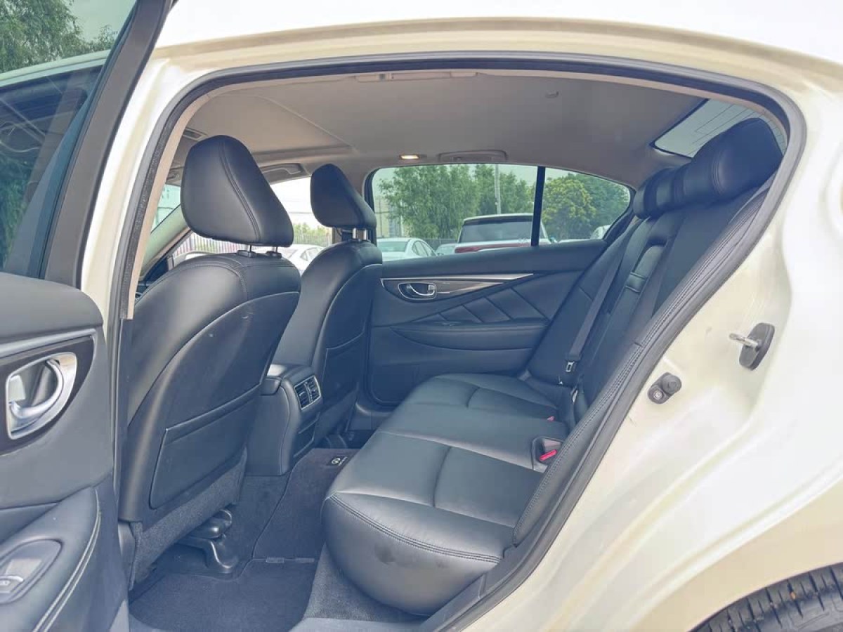 英菲尼迪 Q50L  2015款 2.0T 舒適版圖片