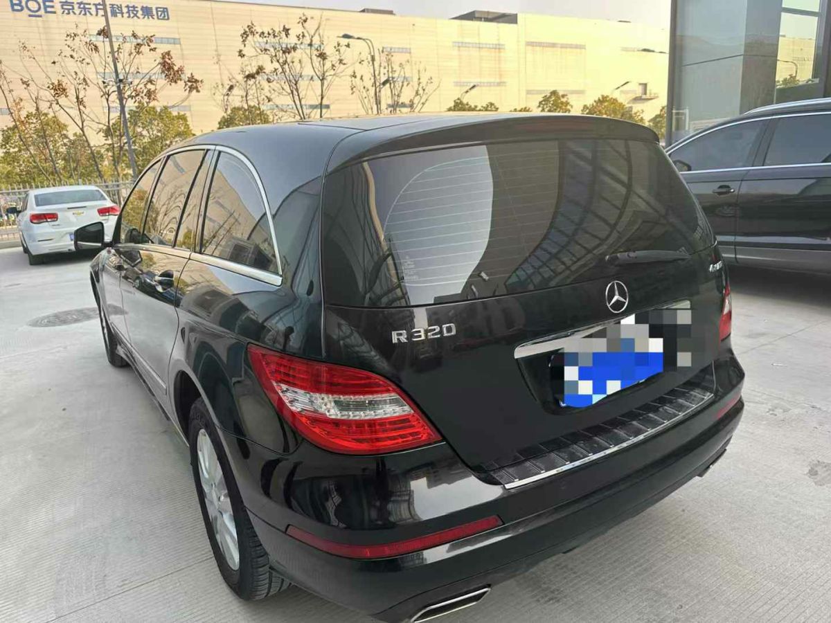 奔馳 奔馳R級  2014款 R 320 4MATIC 商務(wù)型圖片