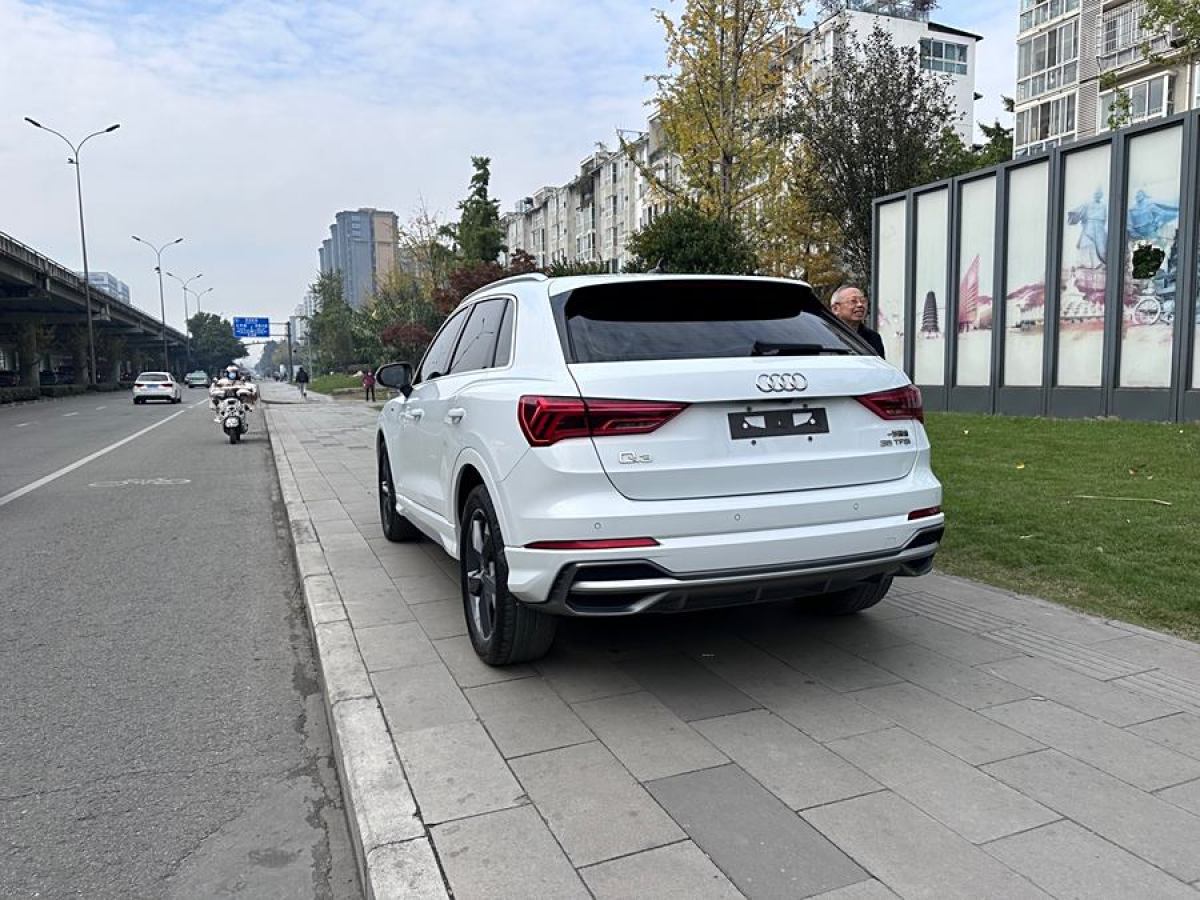 奧迪 奧迪Q3  2020款 35 TFSI 時(shí)尚動(dòng)感型圖片