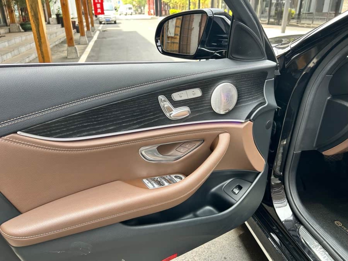 奔馳 奔馳E級(jí)  2022款 改款 E 300 L 運(yùn)動(dòng)時(shí)尚型圖片