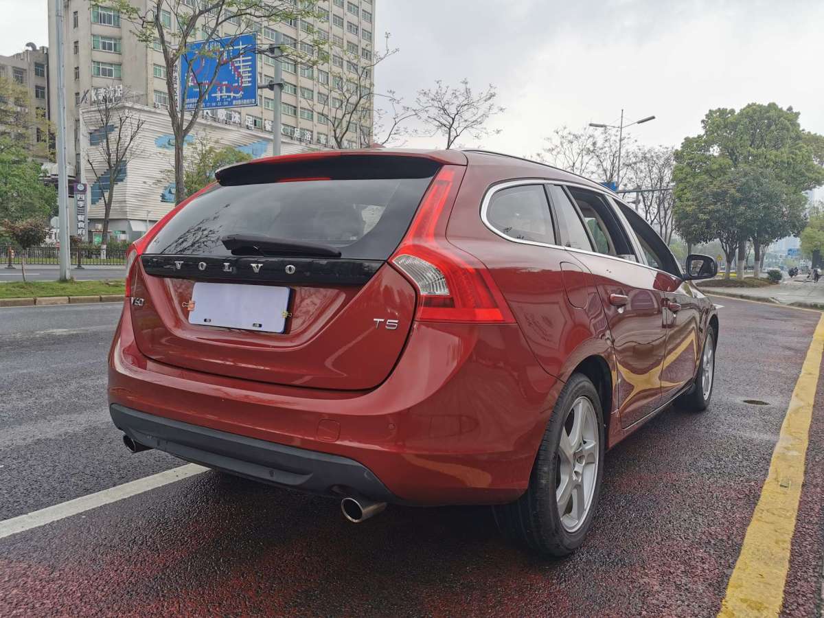 2013年6月沃尔沃 V60  2013款 T5 智雅版