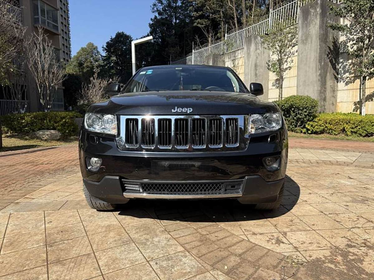 Jeep 大切諾基  2012款 3.6L 豪華導(dǎo)航版圖片