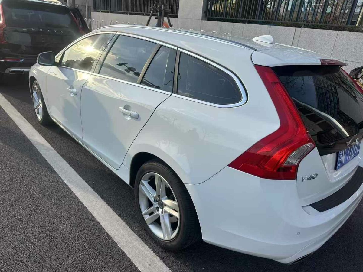 2016年1月沃爾沃 V60  2016款 Cross Country T6 AWD