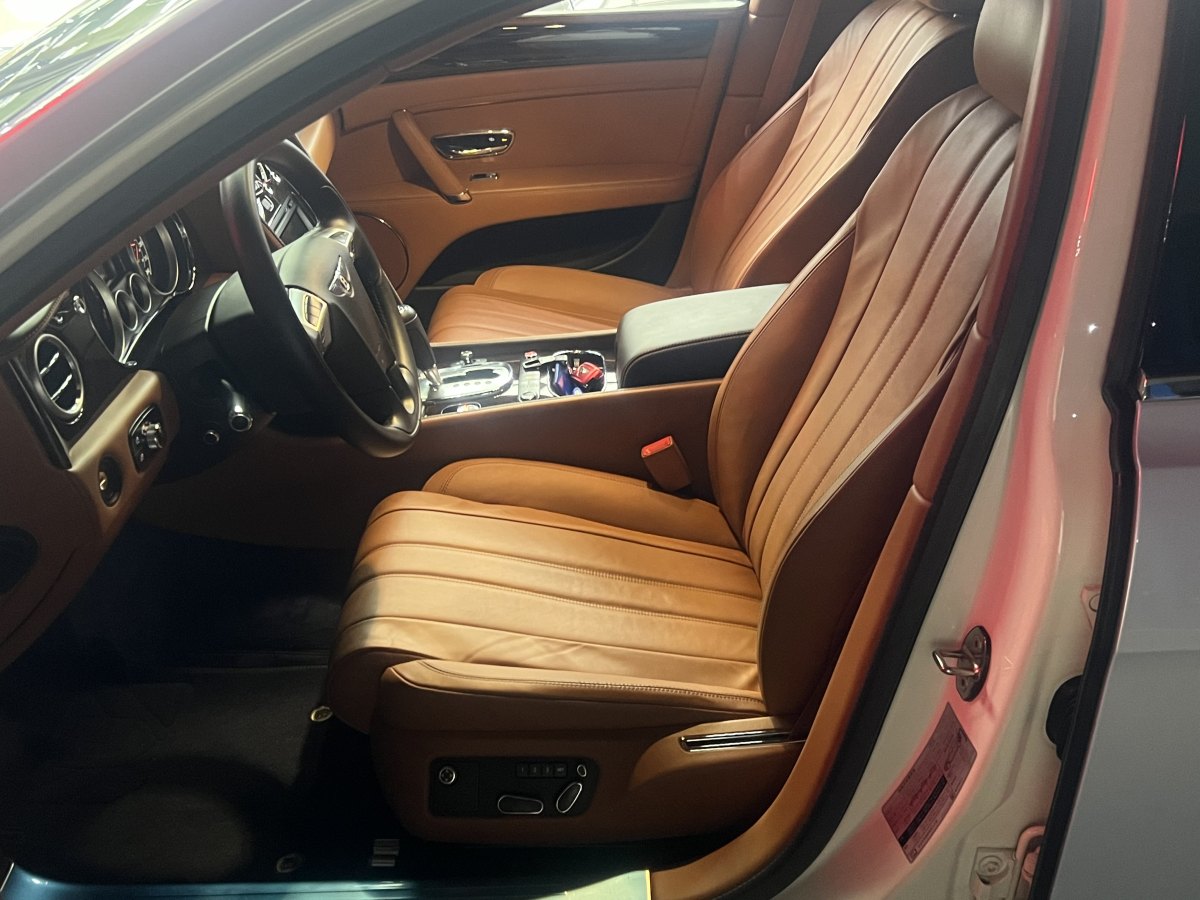 2016年6月宾利 飞驰  2014款 4.0T V8 标准版