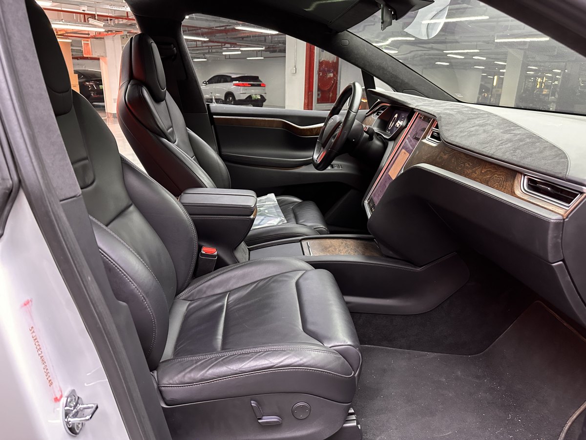 特斯拉 Model X  2017款 Model X 100D 長續(xù)航版圖片