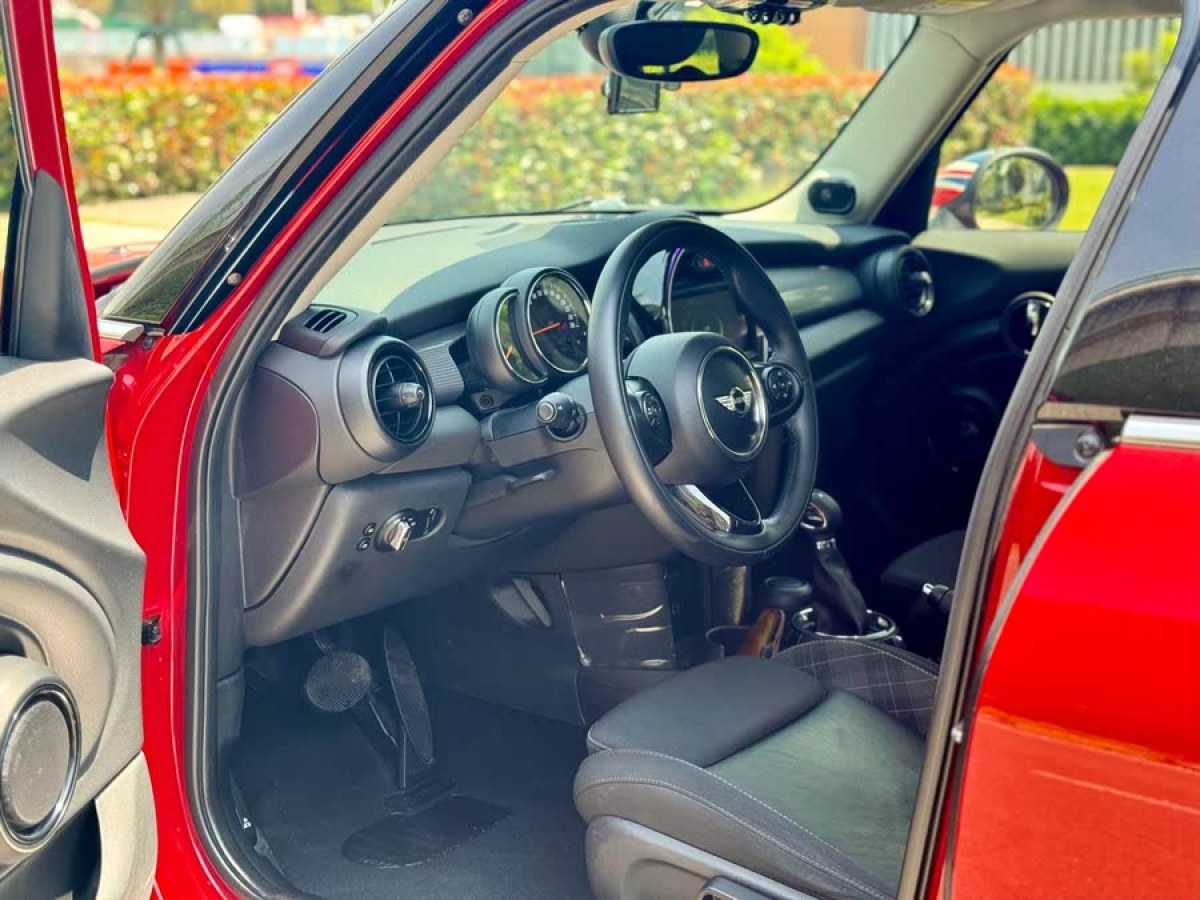 MINI MINI  2016款 1.5T COOPER 先鋒派 五門版圖片