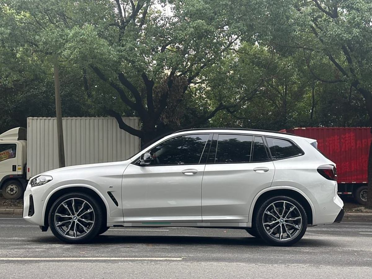 2023年5月寶馬 寶馬X3  2023款 xDrive30i 領(lǐng)先型 M曜夜套裝