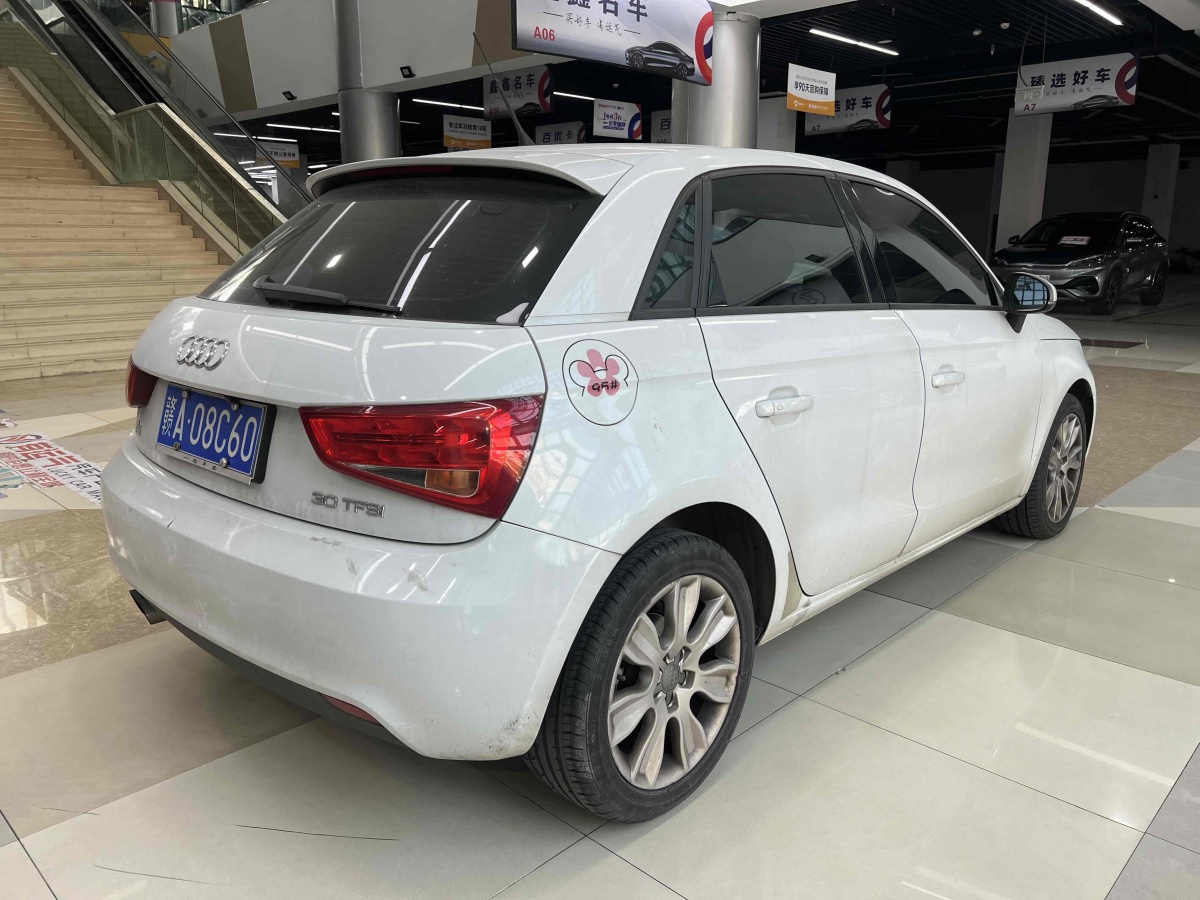 奧迪 奧迪A1  2014款 30 TFSI Sportback時(shí)尚型圖片