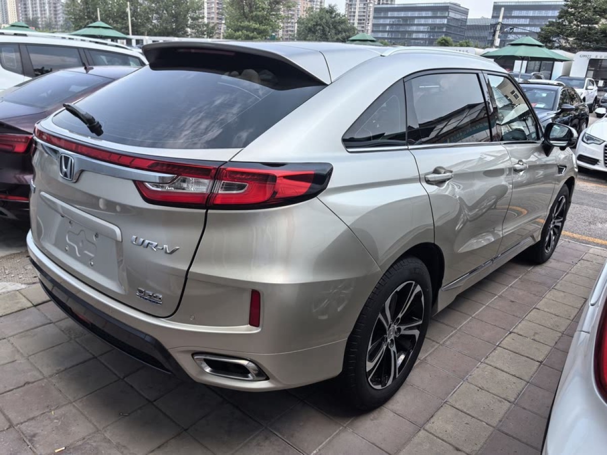 本田 UR-V  2017款 370TURBO 兩驅(qū)尊貴版圖片