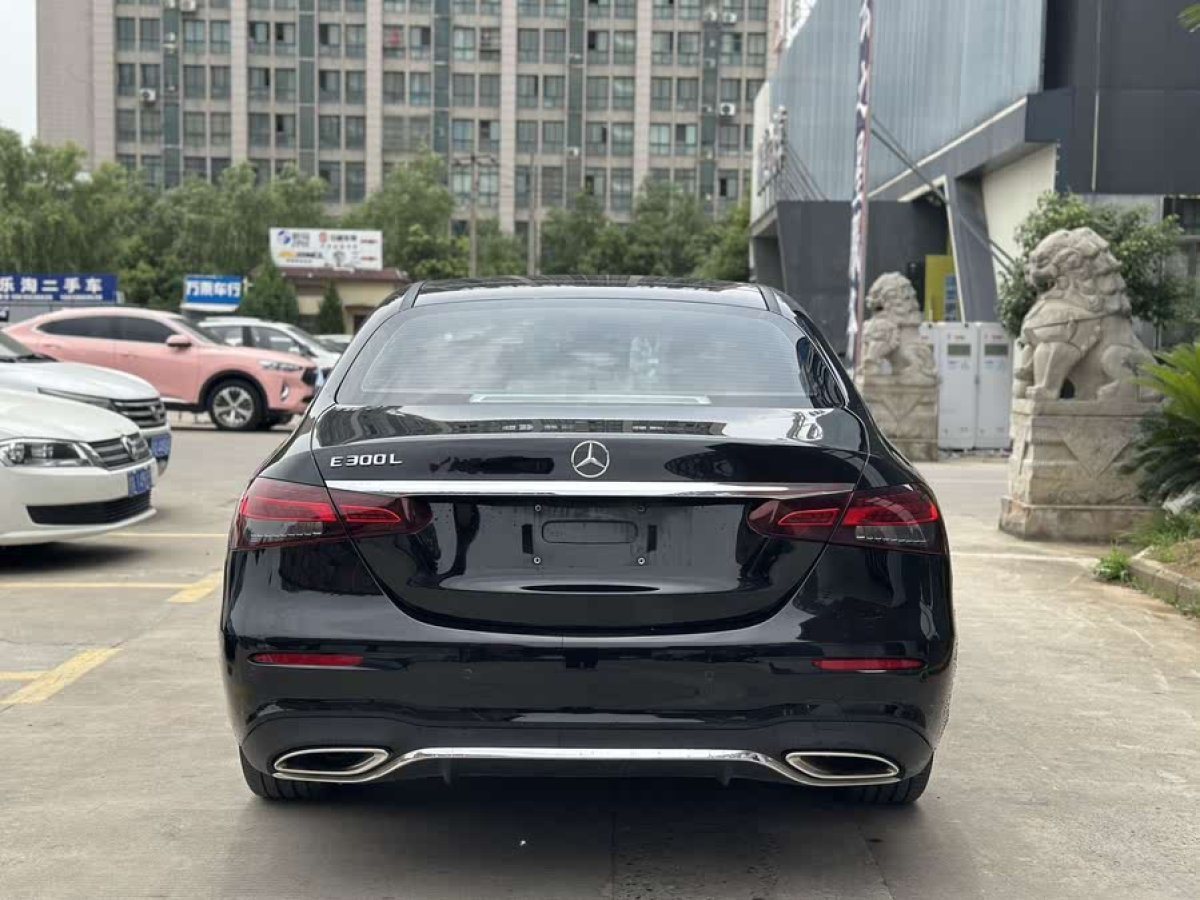奔馳 奔馳E級  2022款 改款 E 300 L 時尚型圖片