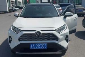 RAV4榮放 豐田 2.0L CVT四驅(qū)風(fēng)尚版